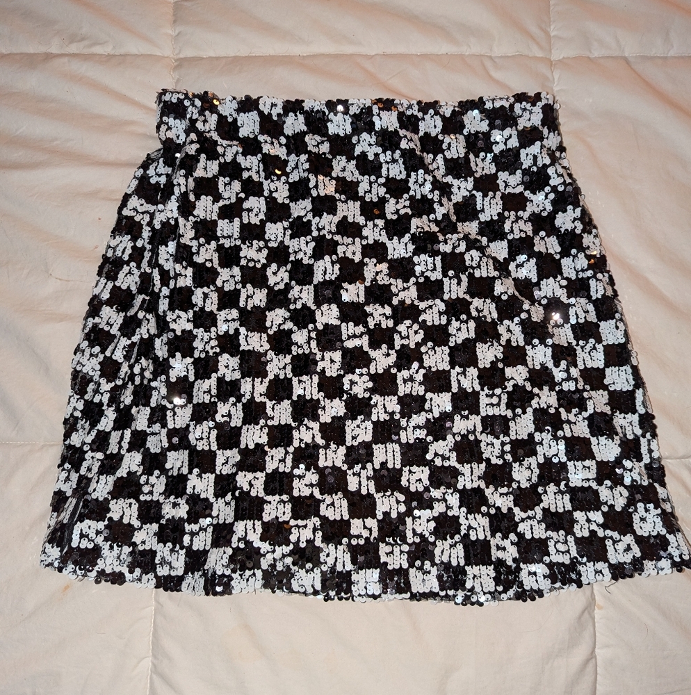 Giani Bernini Black and White Smocked A-line Mini Skirt